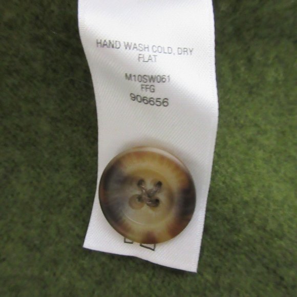 Cabela's 100% Lambswool Sweater Sz Large Dark Green w/Shoulder Patches Pullover - Picture 8 of 9